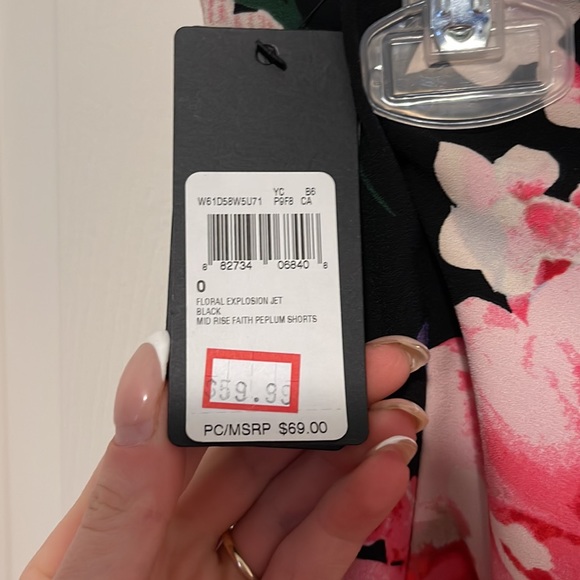 Flower skirt/short - Picture 3 of 3